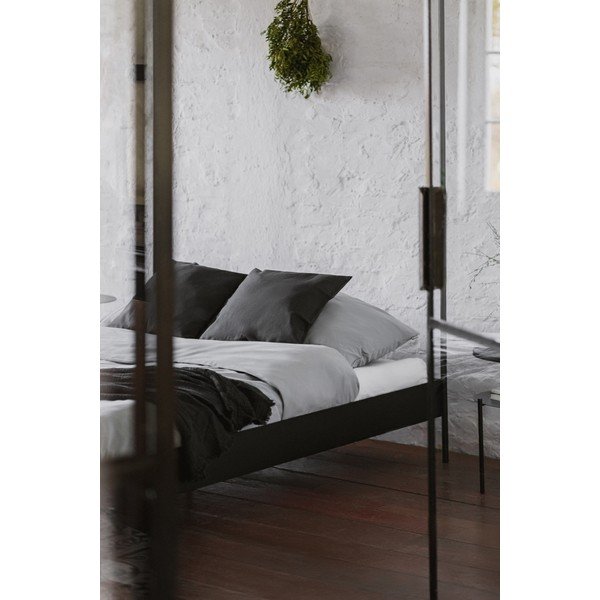 Čierna oceľová dvojlôžková posteľ bez čela/s nebesami s roštom 180x200 cm Eton – noo.ma-image-4