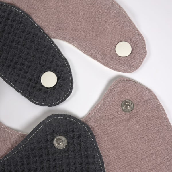 Súprava 2 podbradníkov s kapsou z organickej bavlny Kave Home Marinet-image-2