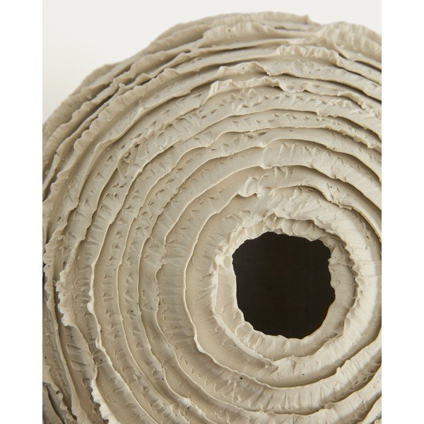 Krémovobiela keramická ručne vyrobená váza (výška  21 cm) Evania – Kave Home-image-4