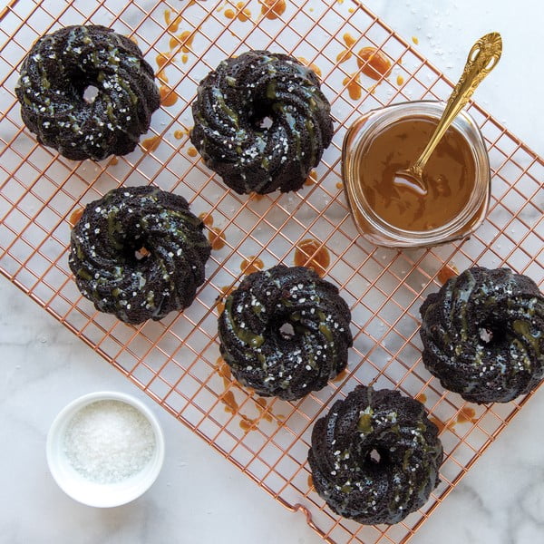 Forma na 6 mini báboviek Nordic Ware Remous, 0,7 l-image-1