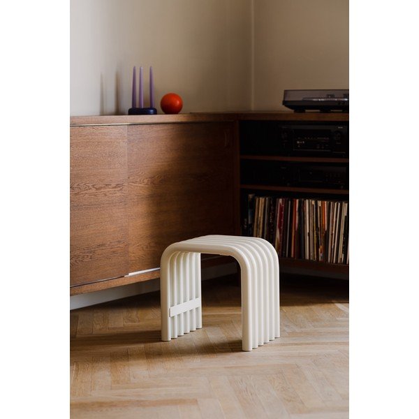 Béžová kovová záhradná stolička Nokk – noo.ma-image-1