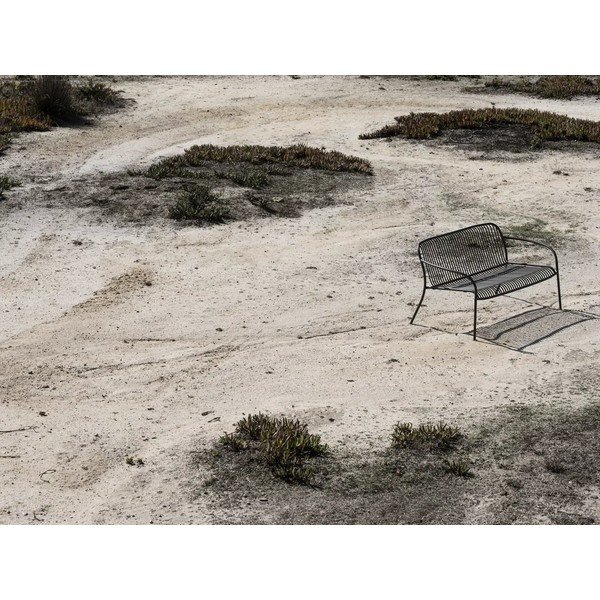 Sivá kovová záhradná lavica Yua Wire – Blomus-image-4