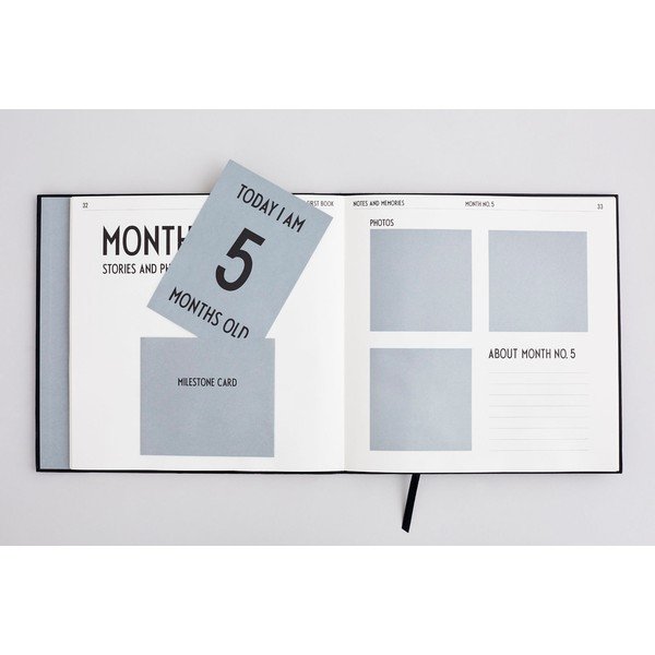 Čierna detská spomienková knižka Design Letters Baby's First Book-image-1