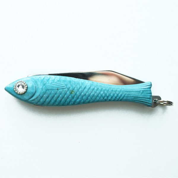 Svetlomodrý český nožík rybička s krištáľom v oku v dizajne od Alexandry Dětinskej