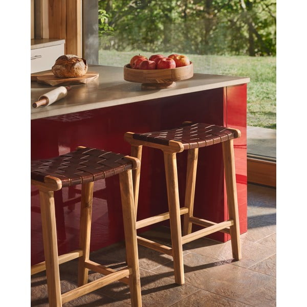 Barová stolička z imitácie kože v prírodnej farbe (výška sedadla 67 cm) Calixta – Kave Home-image-1