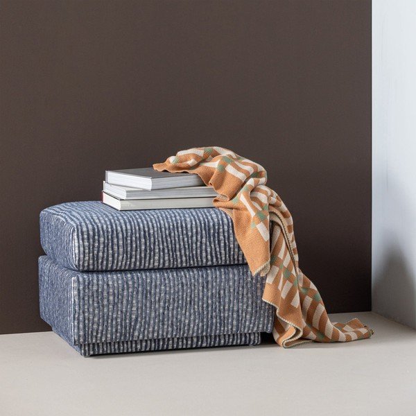 Sivomodrá čalúnená podnožka Lou – WOOOD-image-1