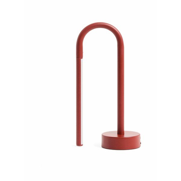 Červená kovová LED stolová lampa (výška  30 cm) Bow – Kave Home