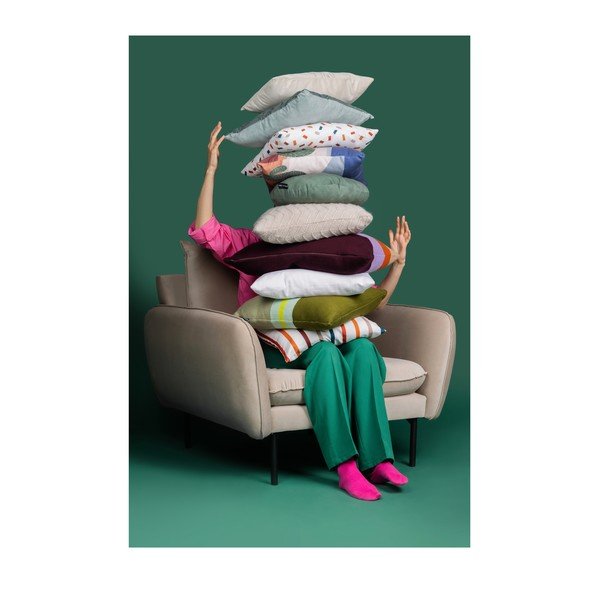 Béžové zamatové kreslo Cosmopolitan Design Vienna-image-1