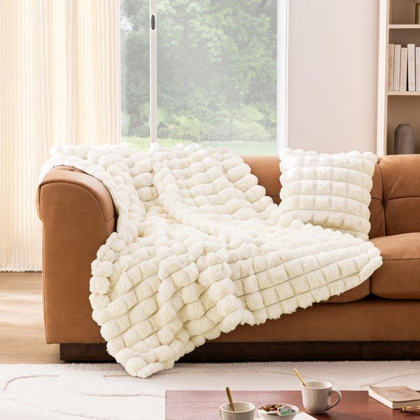 Krémovobiela mikroplyšová/z umelej kožušiny deka 180x220 cm Igloo – douceur d'intérieur-image-1
