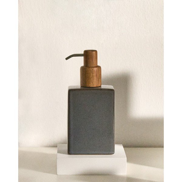 Tmavomodrý keramický dávkovač mydla Silvet – Kave Home-image-1