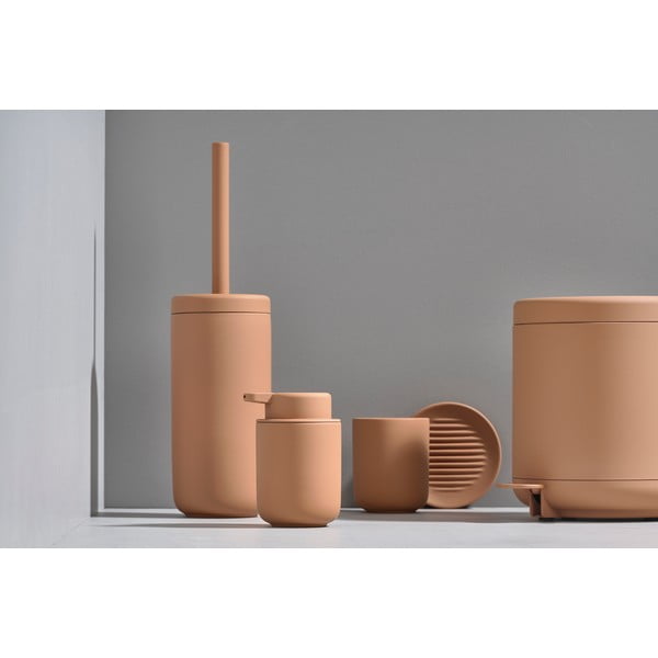 Jantárovohnedý pohárik na zubnú kefku z kameniny Zone Ume Amber-image-4