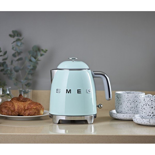 Svetlozelená rýchlovarná kanvica z nehrdzavejúcej ocele 800 ml Retro Style – SMEG-image-3