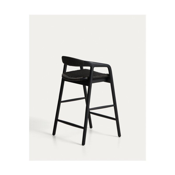 Čierna barová stolička s podrúčkami z dubového dreva (výška sedadla 65 cm) Derile – Kave Home-image-2