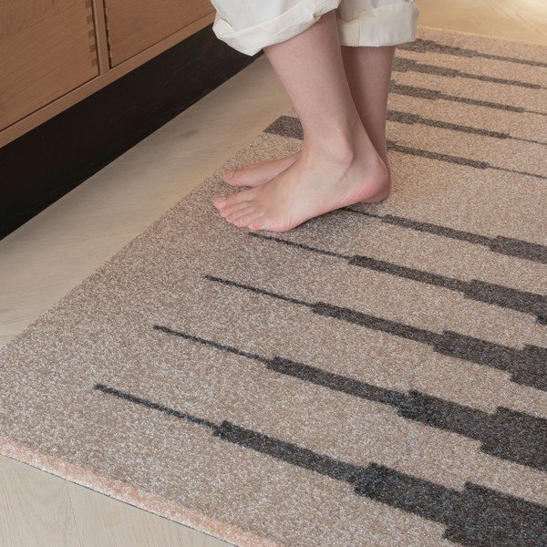 Béžový umývateľný koberec 70x150 cm Marker – Mette Ditmer Denmark-image-2