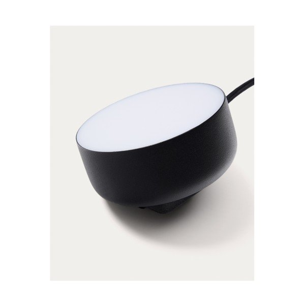 Čierne kovové LED nástenné svietidlo do zásuvky ø 8,5 cm Orey – Kave Home-image-3