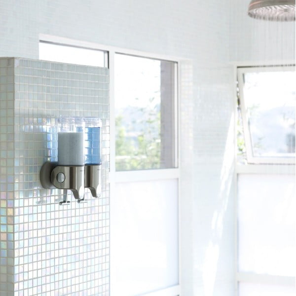 Nástenný dávkovač mydla z nerezovej ocele v striebornej farbe 880 ml - simplehuman-image-3