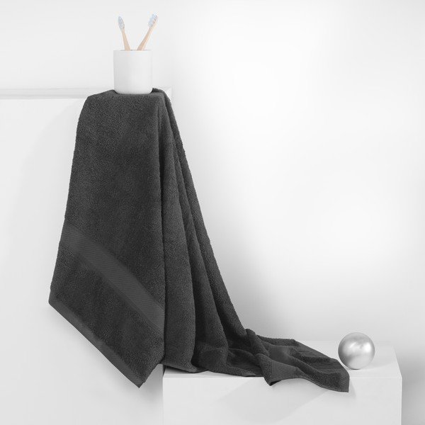 Tmavosivá osuška DecoKing Bamby, 70 × 140 cm-image-1