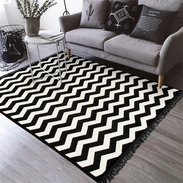 Čierno-biely obojstranný koberec Zig Zag, 140 × 215 cm-image-4