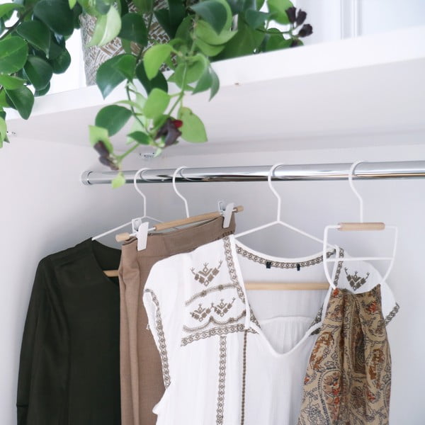 Sada 2 bielych vešiakov na oblečenie s dreveným detailom Compactor Frosted-image-1