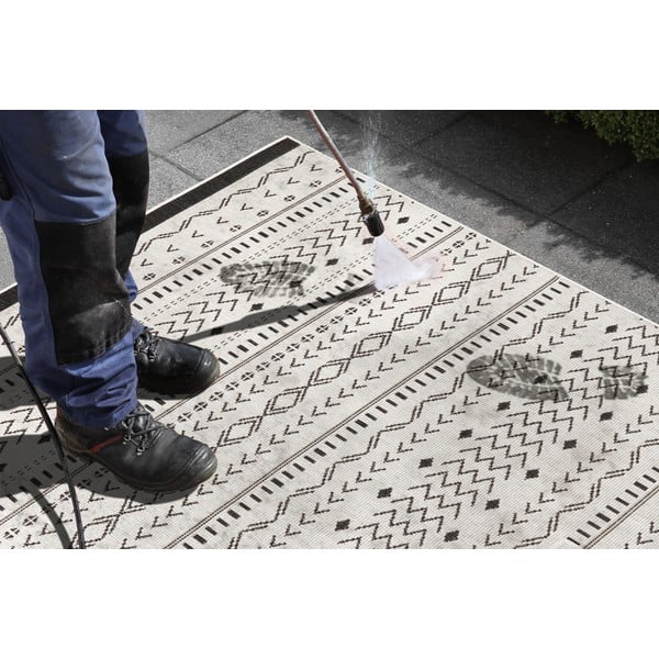 Čierno-krémový vonkajší koberec NORTHRUGS Kuba, 80 x 250 cm-image-1