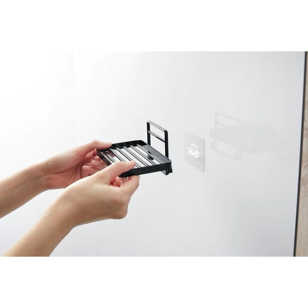 Čierna samodržiaca kovová nádobka na mydlo Film Hook – YAMAZAKI-image-2