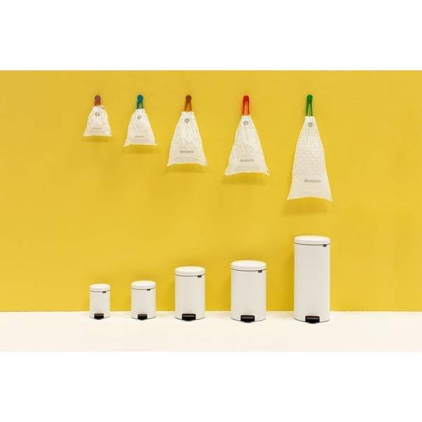 Biely nášľapný oceľový odpadkový kôš 30 l NewIcon – Brabantia-image-4