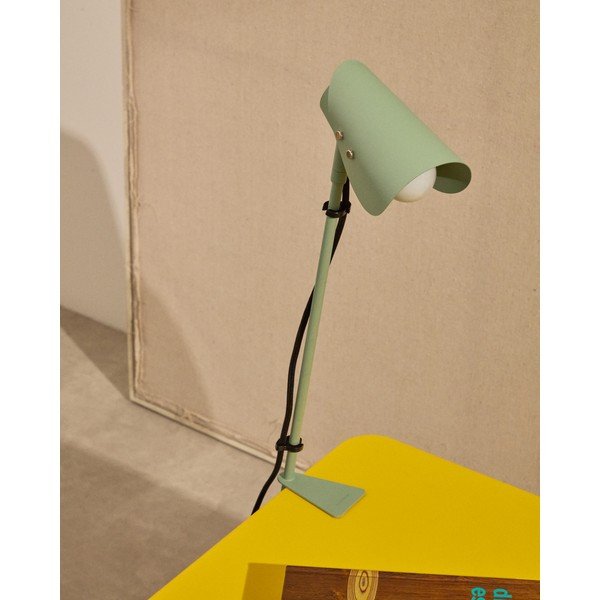 Zelená kovová stolová lampa s klipom (výška  51 cm) Jula – Kave Home-image-3