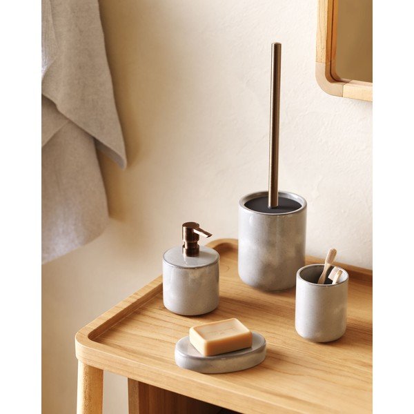 Svetlosivá keramická nádobka na mydlo Chavela – Kave Home-image-2