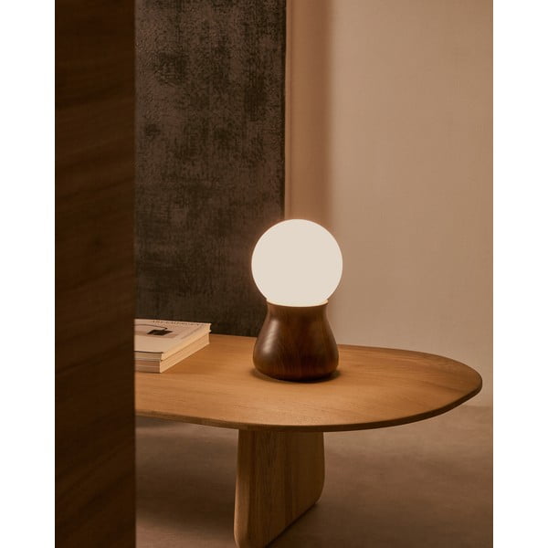 Tmavohnedá stolová lampa z kaučukového dreva (výška 26 cm) Okeni – Kave Home-image-1