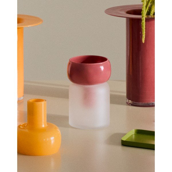 Ružová sklenená váza (výška  19 cm) Kelse – Kave Home-image-1