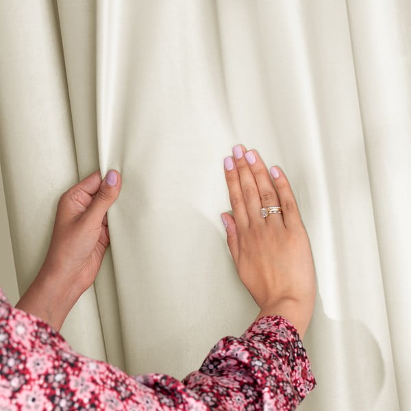 Krémovobiely zamatový dimout záves 140x270 cm Eyelets – Restilo-image-3