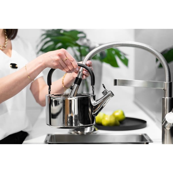 Lesklá antikoro varná konvica s piestom Vialli Design Diamante, 1,5 l-image-3