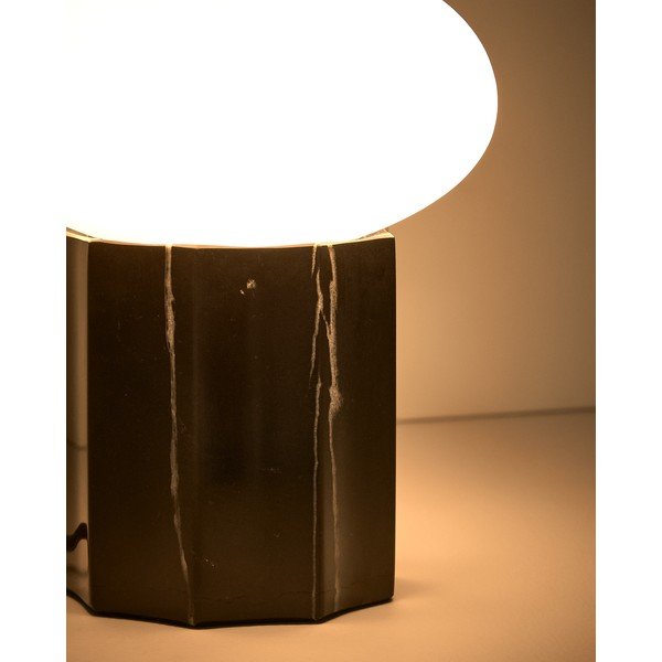 Biela/čierna kovová stolová lampa so skleneným tienidlom (výška  20 cm) Idela – Kave Home-image-3