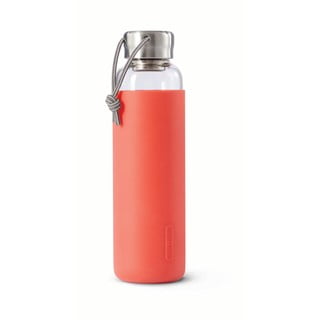 Sklenená fľaša na vodu s červeným silikónovým obalom Black + Blum G-Bottle, 600 ml