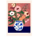 Plagát 30x40 cm Flowers on Blue Table – Carla Llanos – The Poster Club