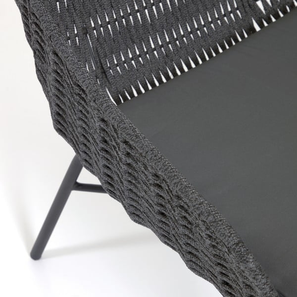 Čierne ručne pletené vonkajšie kreslo Kave Home Abeli-image-1