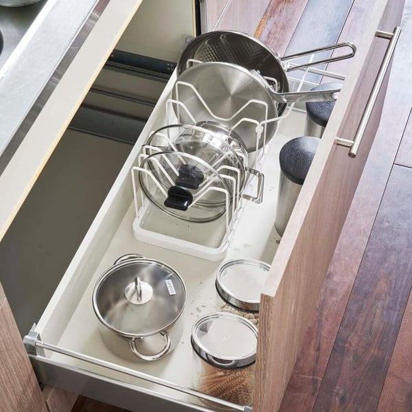 Biely nastaviteľný stojan na pokrievky a panvice YAMAZAKI Tower-image-3