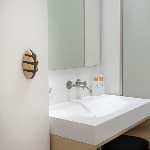 Čierny/v zlatej farbe nástenný plastový háčik Bug – Spinder Design-image-4