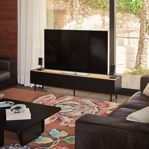 Čierny/v prírodnej farbe TV stolík v dekore duba 180x45 cm Arista – Teulat-image-1
