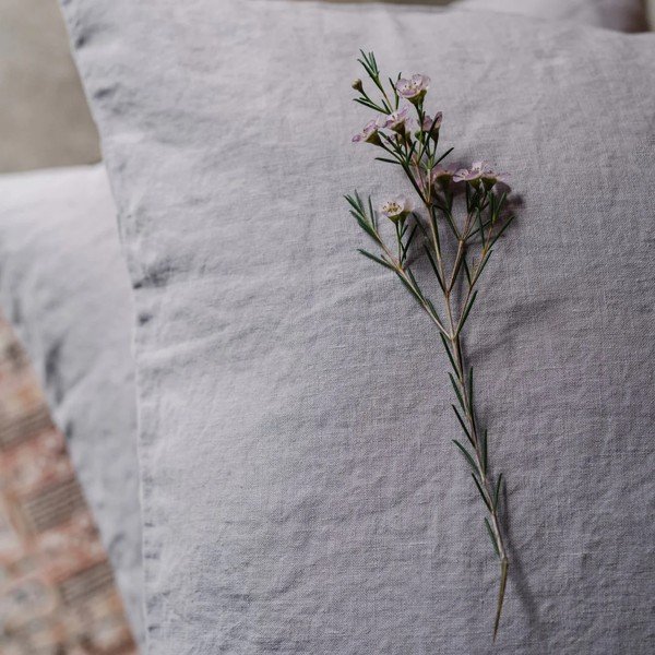 Ľanová obliečka na vankúš 80x80 cm Light Grey – Linen Tales-image-1