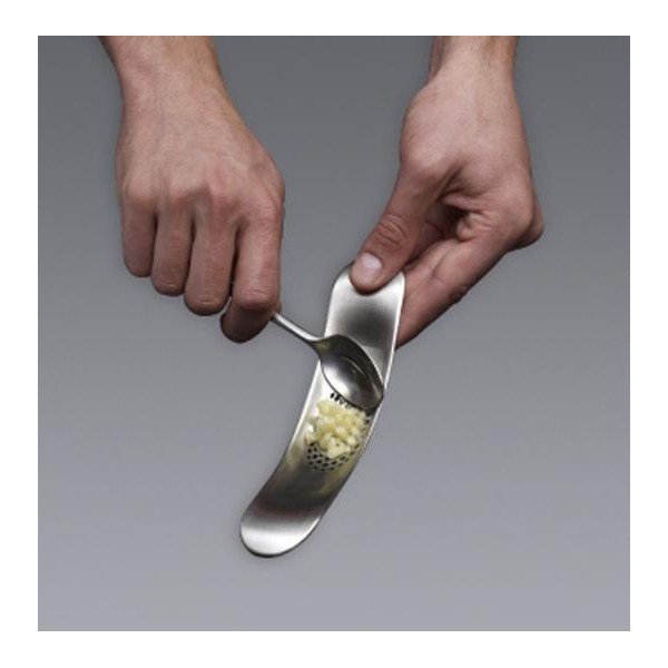 Antikoro kolískový lis na cesnak Joseph Joseph Garlic Rocker-image-1