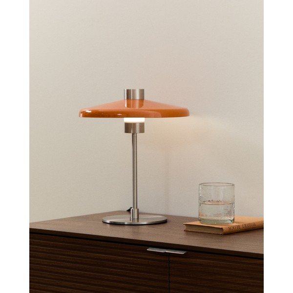 Oranžová stolová lampa s kovovým tienidlom (výška  32,5 cm) Nuvira – Kave Home-image-1