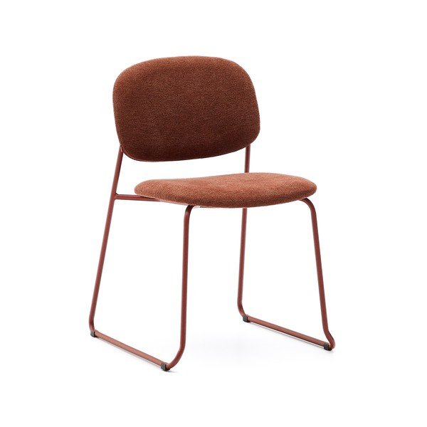 Kovová stohovateľná jedálenská stolička v terakotovej farbe Meli – Kave Home