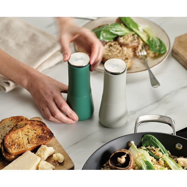 Soľnička a korenička na soľ a korenie Milltop – Joseph Joseph-image-3