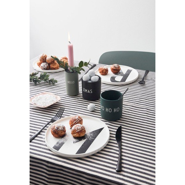 Čierny porcelánový hrnček Design Letters Favourite XMas-image-3