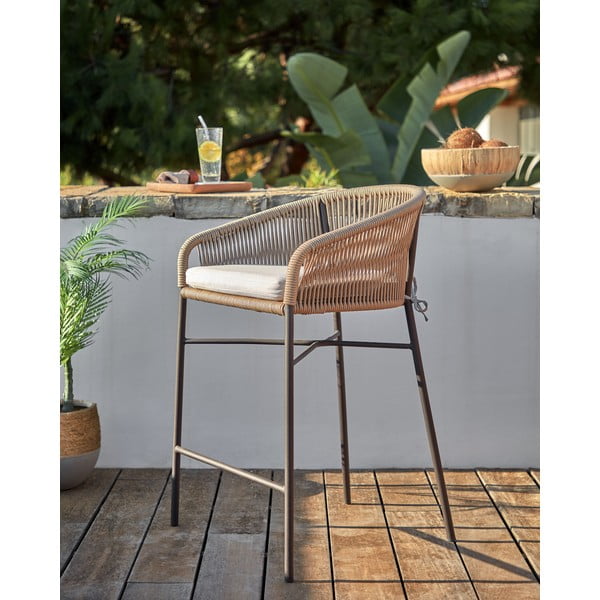 Béžová kovová/polstrovaná záhradná barová stolička Yanet – Kave Home-image-1