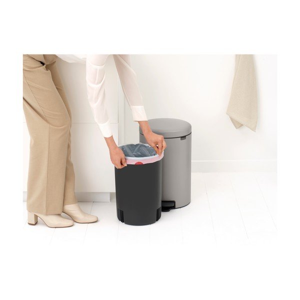 Svetlosivý pedálový oceľový odpadkový kôš 20 l NewIcon – Brabantia-image-4