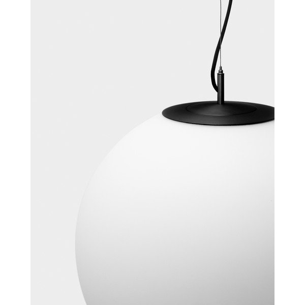 Biele/čierne kovové závesné svietidlo so skleneným tienidlom ø 50 cm Brisia – Kave Home-image-2