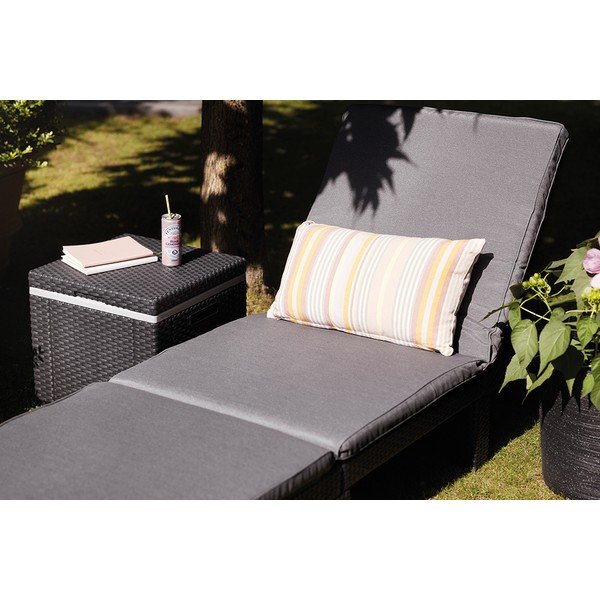 Tmavosivé polstrované/z umelého ratanu polohovacie záhradné ležadlo Daytona – Keter-image-3