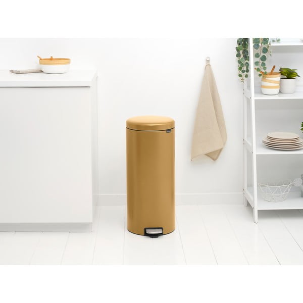 Nášľapný oceľový odpadkový kôš v zlatej farbe 30 l NewIcon – Brabantia-image-1